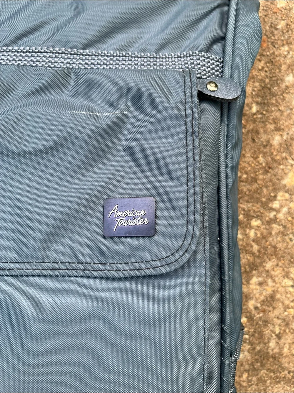 American Tourister Navy Garment Bag with Shoulder Strap Great condition.